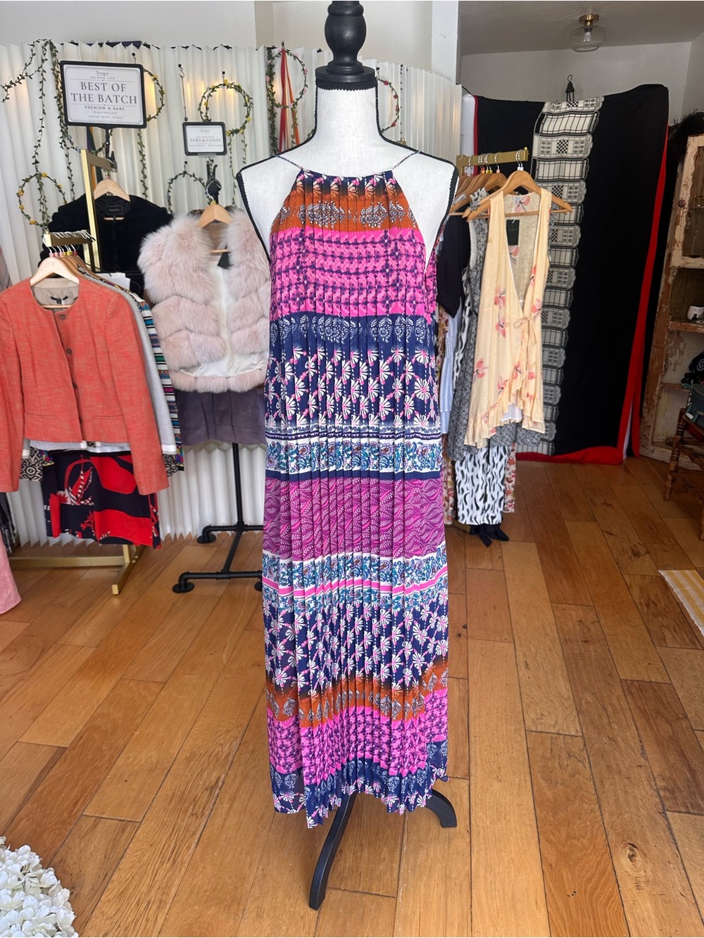 Donna Morgan Pleated Paisley Halter Maxi Dress